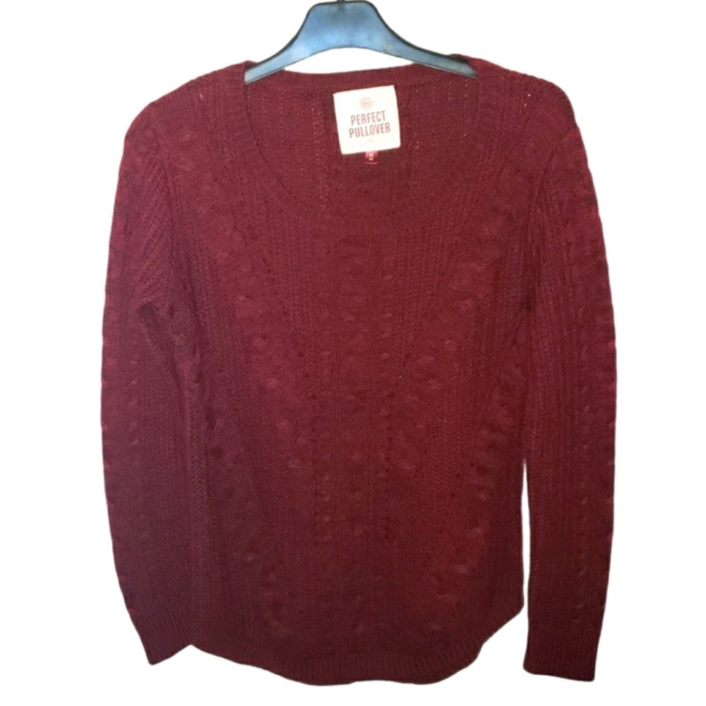 SO Perfect Pullover Knit Sweater Size Medium berry colored